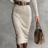 Vestido Midi de Punto con Escote en V Ajustado