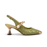 Cayetana: zapatos destalonados con perla, color verde, vista lateral