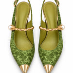 Cayetana: zapatos destalonados con perla, color verde, vista cenital del par