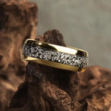 Anillo con brillantes incrustaciones de oro