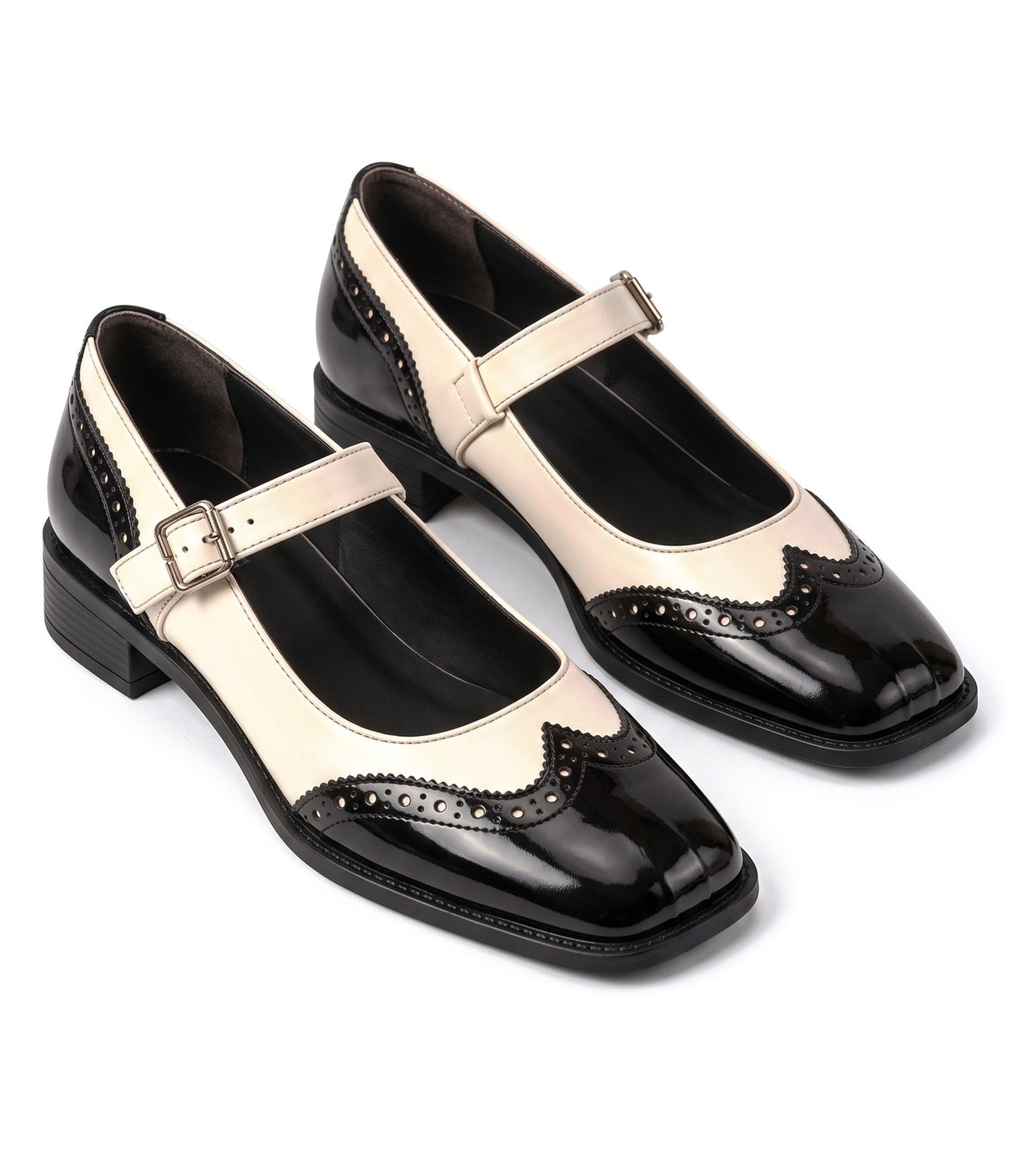 Gema: mary jane bicolor de charol, color negro, vista del par