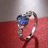 Anillo Retro de Plata con Cristal Azul