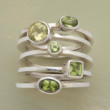 Anillo Retro de Vidrio Verde con Capas de Plata