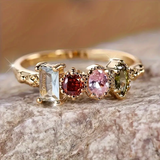Anillo Retro con Cristales Multicolores y Oro
