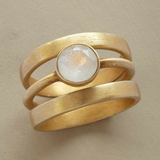 Anillo Retro en Oro con Piedras de Luna Incorporadas
