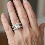 Anillo retro de plata con capas brillantes