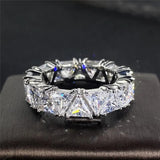 Anillo triangular retro de plata con piedras "Eternidad"