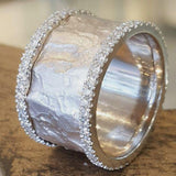 Anillo retro con zirconia plateada