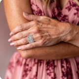 Anillo retro con zirconia en capas