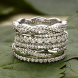 Anillo retro con zirconia en capas