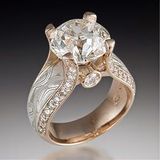 Anillo retro con circonitas