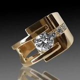 Anillo irregular de oro retro "Anel" con zirconio