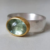 Anillo retro verde con piedra redonda