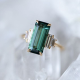 Anillo de vidrio vintage cúbico turquesa