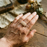 Anillo Vintage con Perlas Brillantes