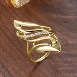 Anillo Vintage en Oro con Hoja Torcida