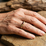 Anillo Vintage de Oro con Cristal Rojo