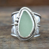 Anillo vintage con revestimiento de piedra luna verde