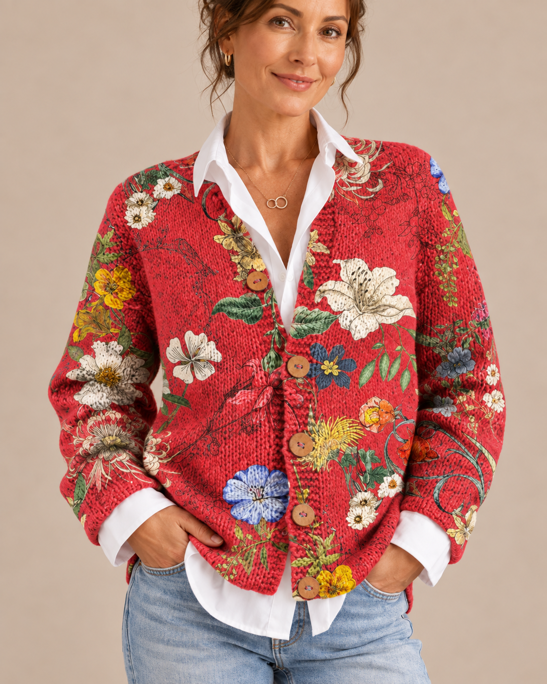 Carmen – Cárdigan de Punto Rojo con Flores - primer plano