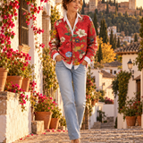 Carmen – Cárdigan de Punto Rojo con Flores - en Granada 1
