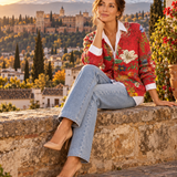 Carmen – Cárdigan de Punto Rojo con Flores - en Granada 3