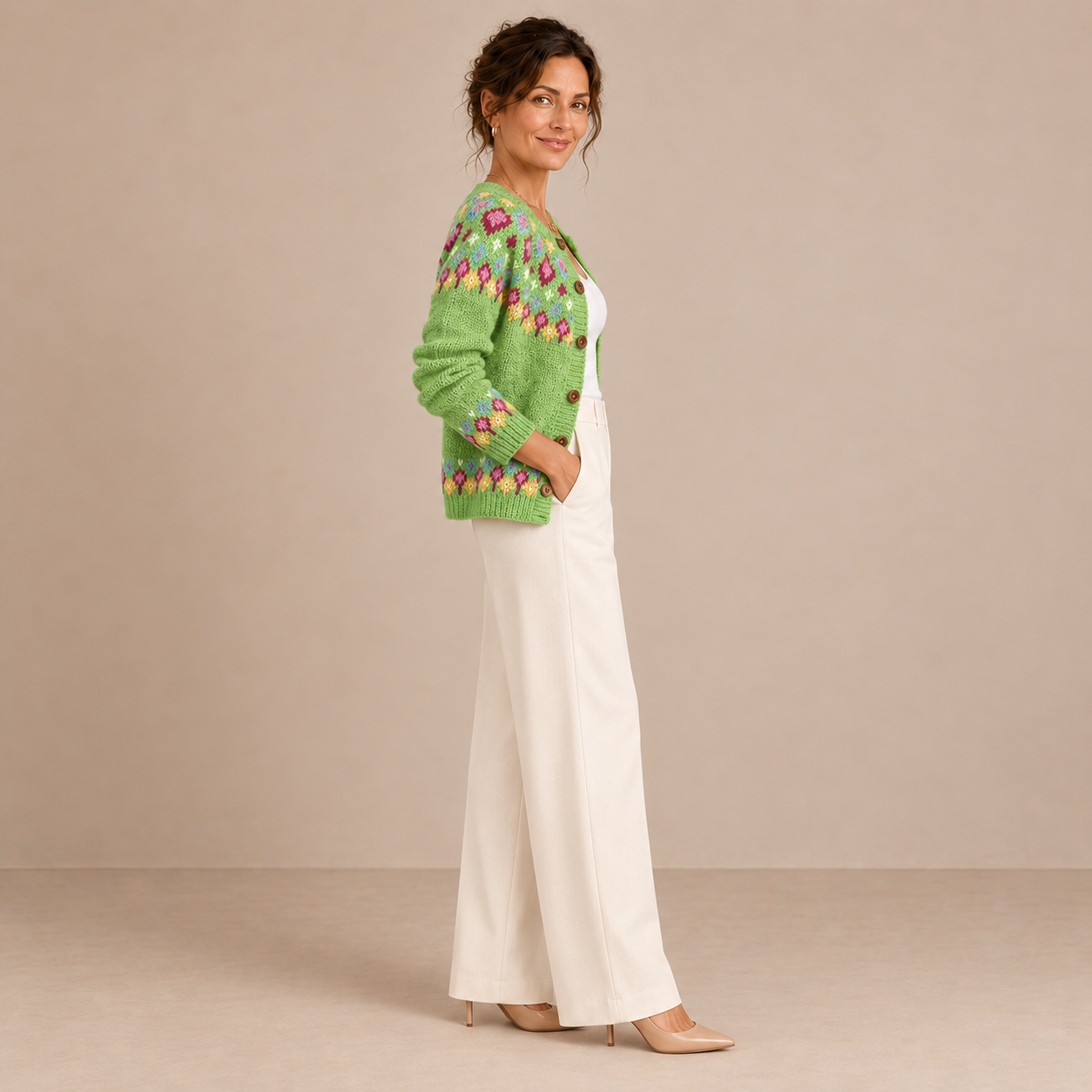 Vera – Cárdigan de Punto Verde con Flores - perfil