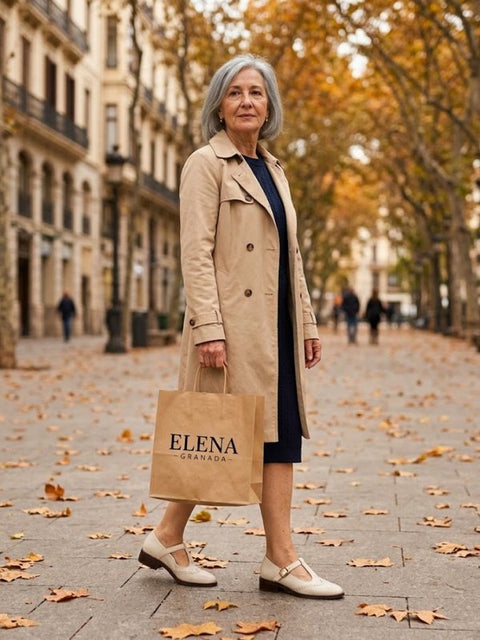 Mujer con zapatos Amelie color crema en un paseo de Valencia en otoño